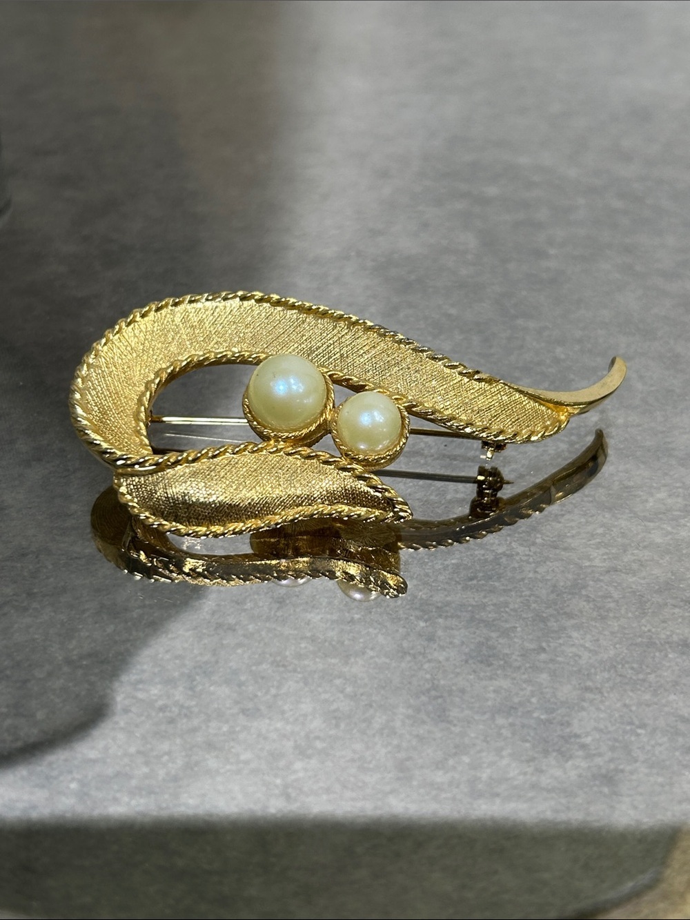 Vintage Sarah Coventry Gold-Tone Leaf Brooch with Ivory Pearl Accents